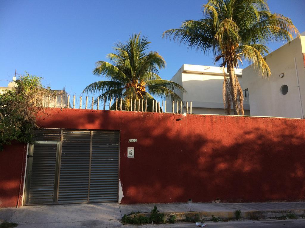 Хостел Casa Corazon De Melon Плайя-дель-Кармен Екстер'єр фото